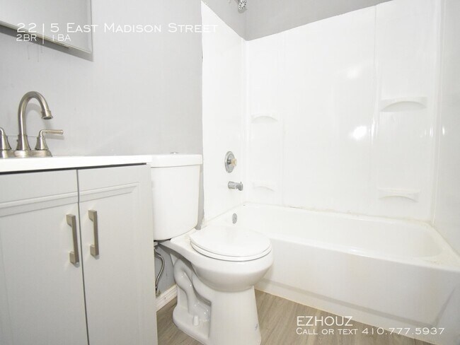 Foto del edificio - 2215 E Madison St