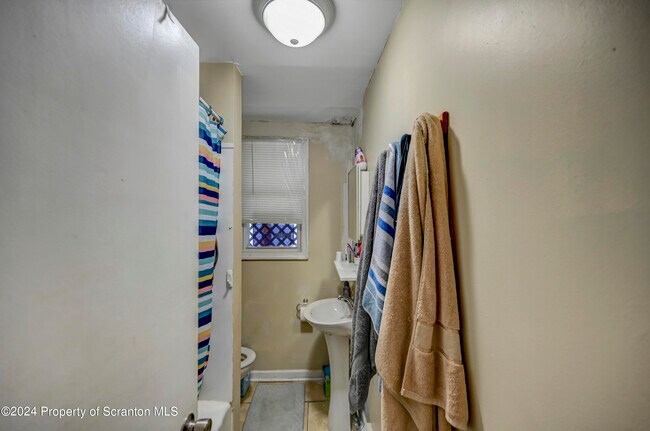 Foto del edificio - 1642 Farr St