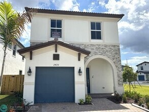Building Photo - 2420 NW 131st Cir