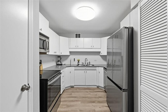 Foto del edificio - 3645 Peachtree Rd NE