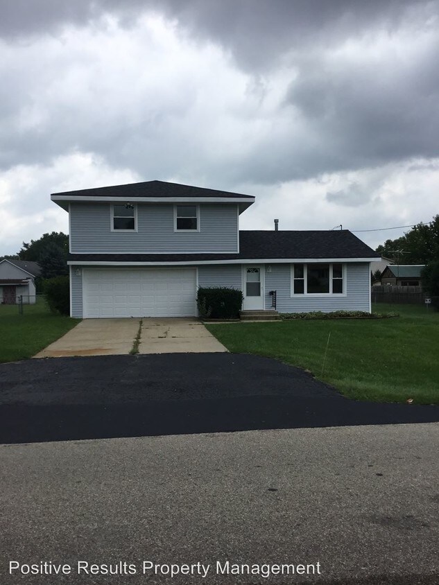 Foto principal - 3 br, 1.5 bath House - 467 Brentwood