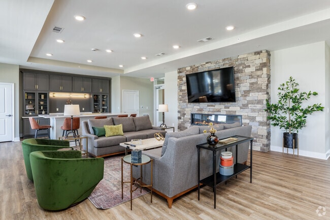 Cafe Lounge - Manor on the Green