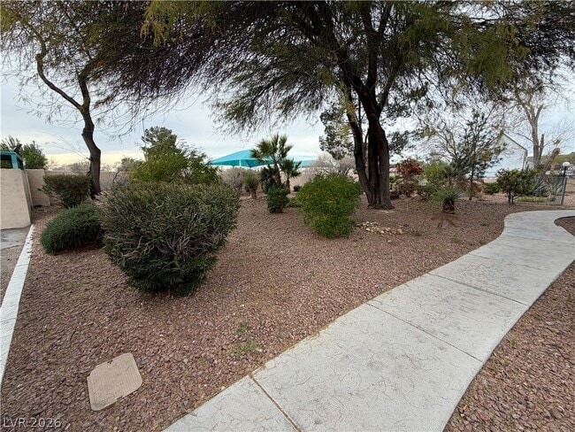 Building Photo - 2140 Pinetop Ln