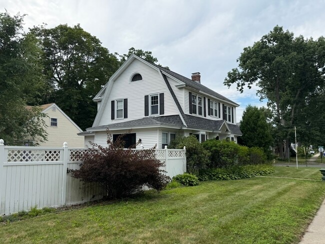 Building Photo - Beautiful 3 Bedroom, Single Family Home in Springfield