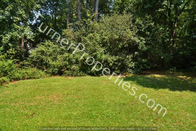Building Photo - Neat 2 Bedroom Apartment in NE Columbia