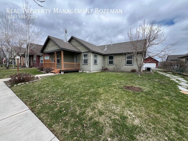 Building Photo - 4 bed 3 bath (+storage room) on charming W...