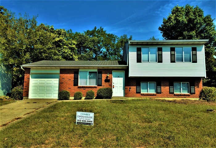 Foto principal - Tri Level Home Forest Park!!