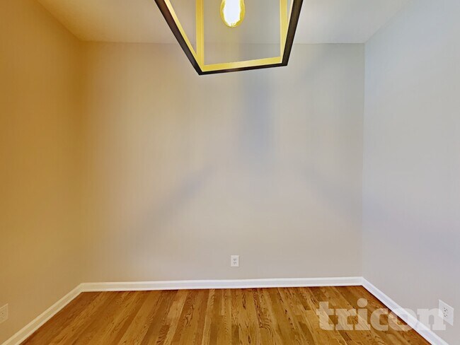 Building Photo - 204 Cheyenne Dr