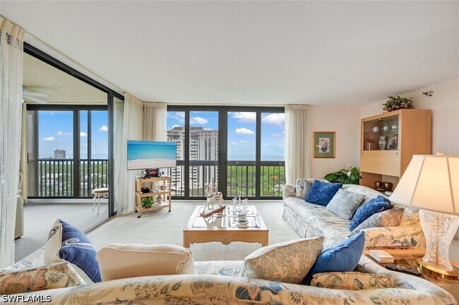 Foto del edificio - 6000 Pelican Bay Blvd