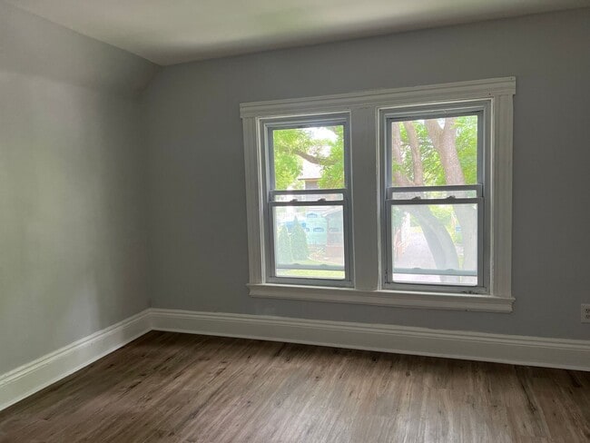 Foto del edificio - 175 Avenue E