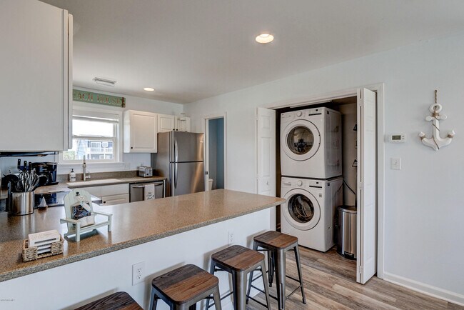 Foto del edificio - 3800 Island Dr