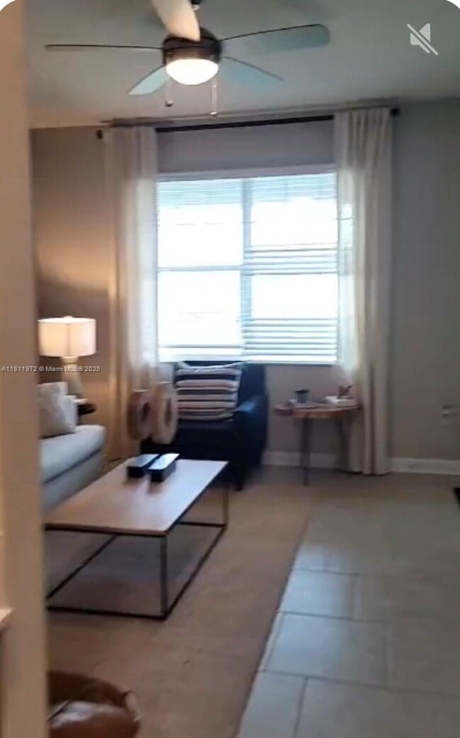 Foto del edificio - 1235 Lassen St