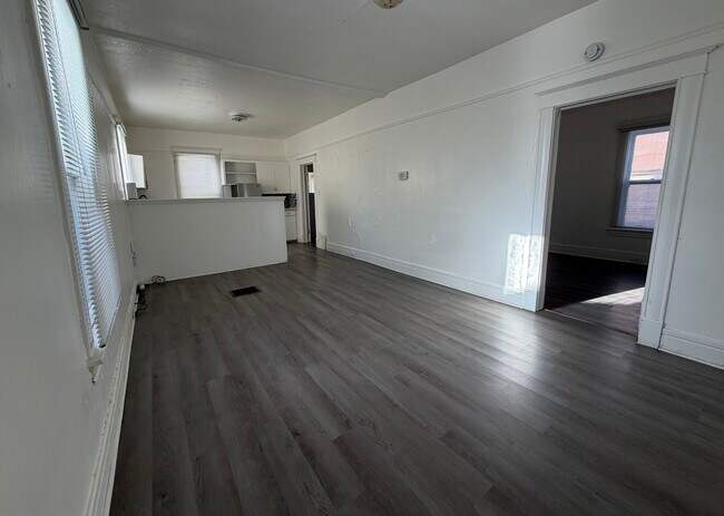 Foto del edificio - 1505 E 7th St