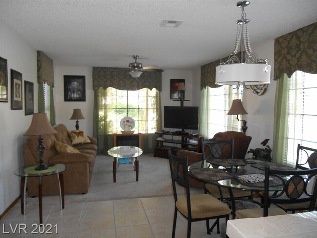 Building Photo - 5200 Las Cruces Dr