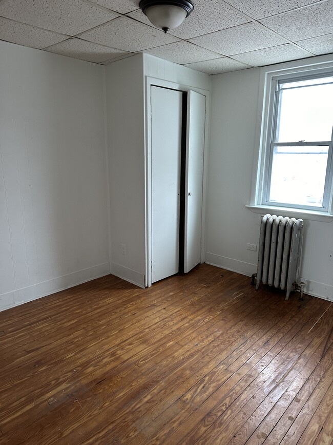 Bedroom - 7043 Guilford rd