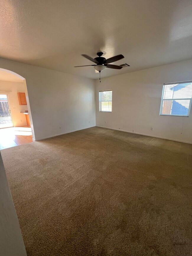 Foto del edificio - (LEASE PENDING) 3-Bedroom Bellemont House ...