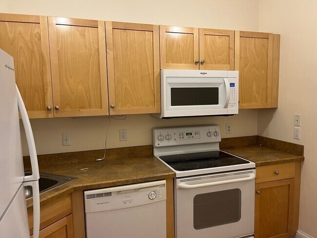 Building Photo - 426 Mt Hope St