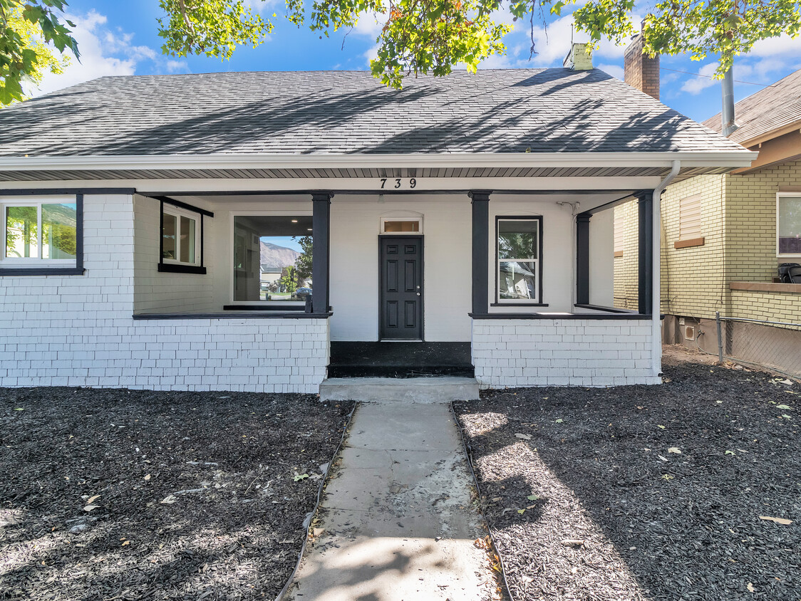Primary Photo - 739 24th St