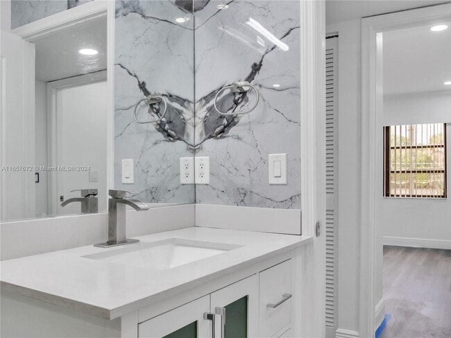 Building Photo - 8620 SW 149th Ave