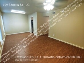 Building Photo - 109 Barton St
