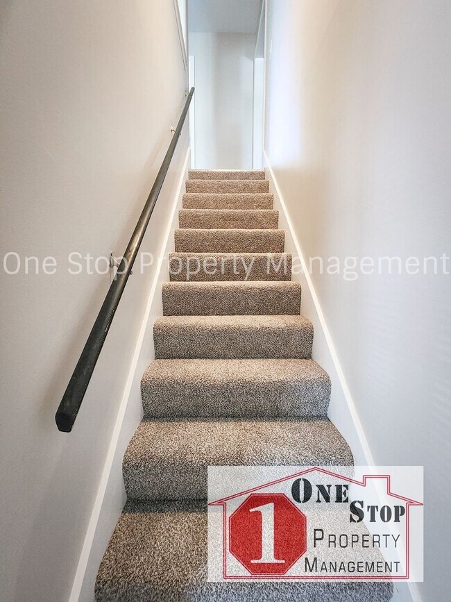 Foto del edificio - 3 bedroom, 2 bathroom Duplex in Independence