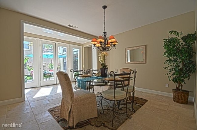 Building Photo - 7042 Heron Cir