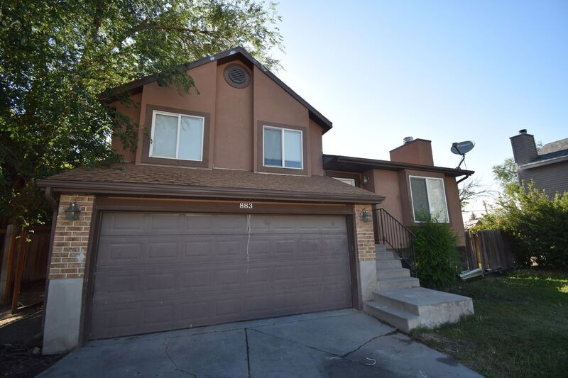 Primary Photo - 883 Westpointe Cir