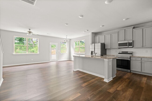 Foto del edificio - 4 Bed 2.5 Bath Single Family Home in Gainesville! -Retreat at Chicopee