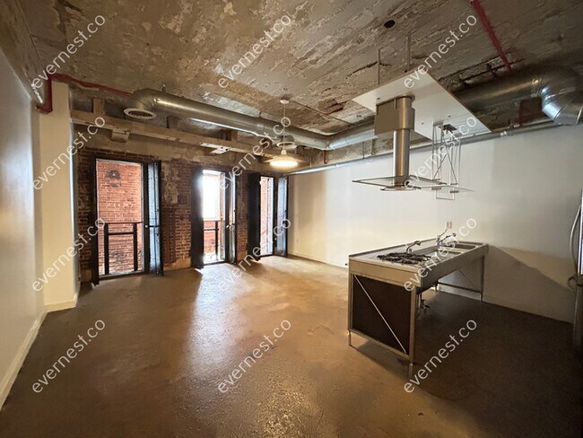 Foto del edificio - 244 Peters St SW