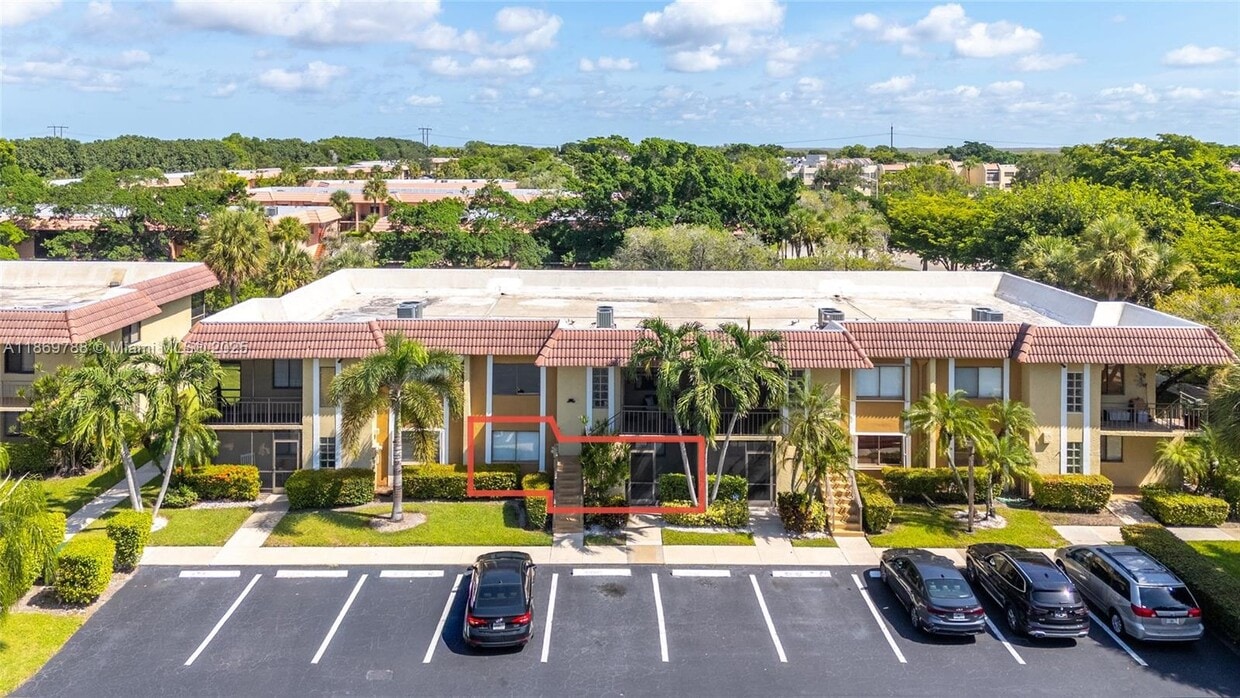 Primary Photo - 301 Lakeview Dr