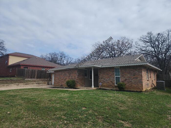 Foto del edificio - 6705 Trailwood Dr