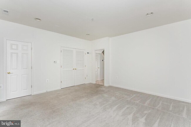 Building Photo - 239 Anvil Way