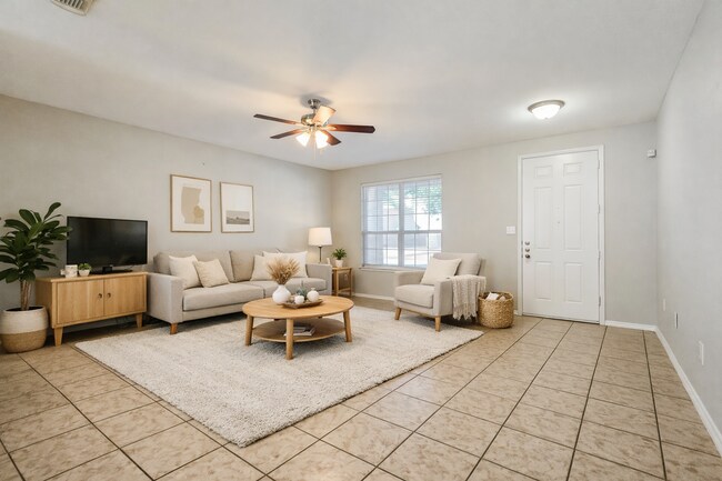 Foto del edificio - Charming 5BR/3.5BA Home with Two Primary Suites & Game Room in Northwest ISD