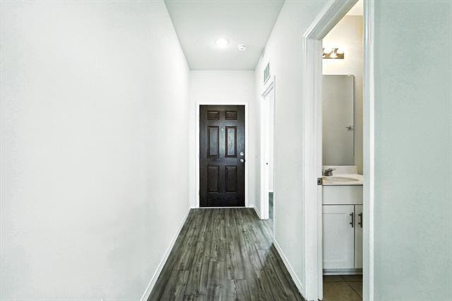 Building Photo - 507 Goldenrod Ln