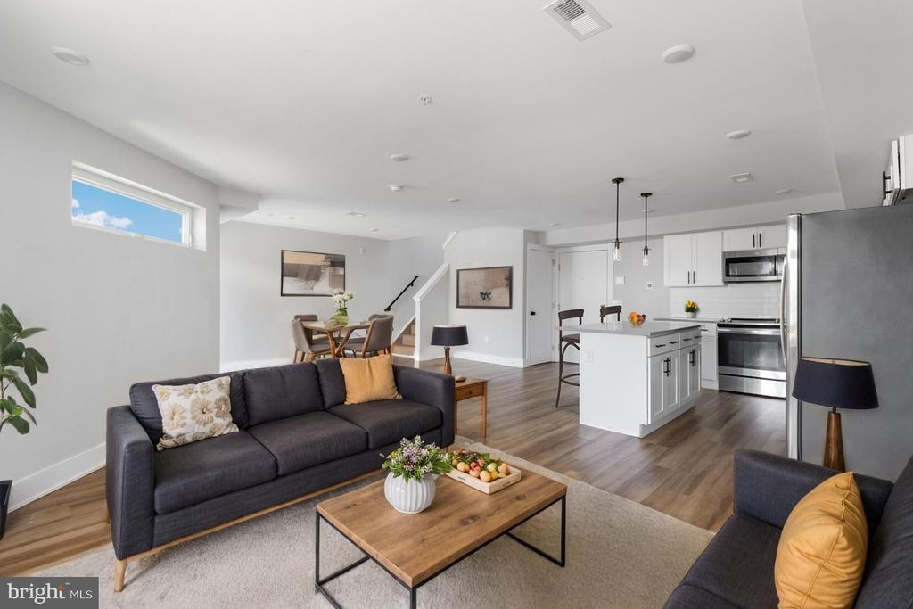 Foto principal - 3965 Lancaster Ave