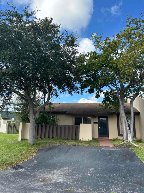 Foto principal - 11959 SW 110th St Cir S