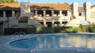 Building Photo - 1068 Calle Del Cerro