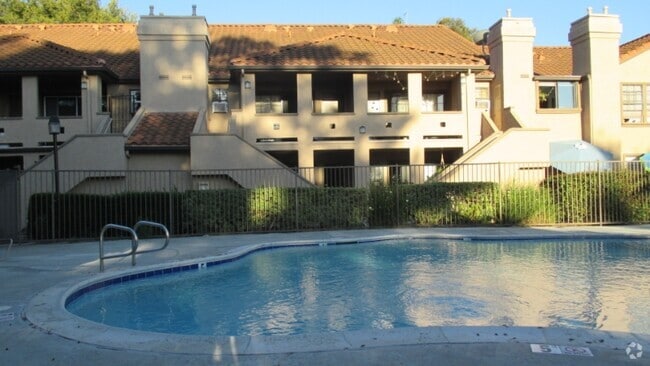 Building Photo - 1068 Calle Del Cerro