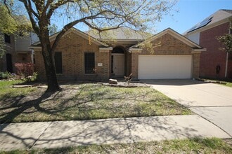 Building Photo - 19055 Village Maple Ct