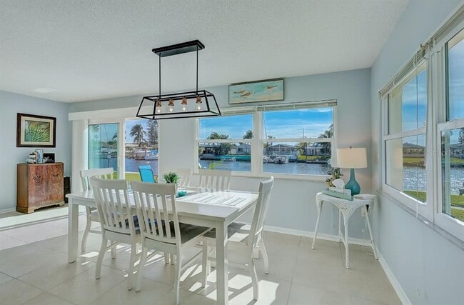Foto del edificio - 4518 Garnet Dr