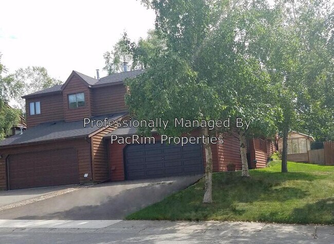 Building Photo - 1720 Commodore Dr