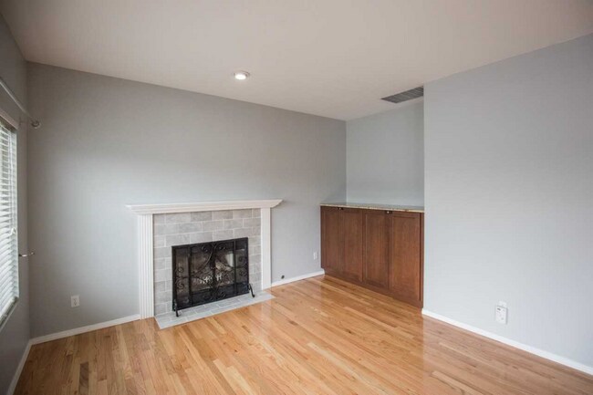 Building Photo - 5611 S 234th St