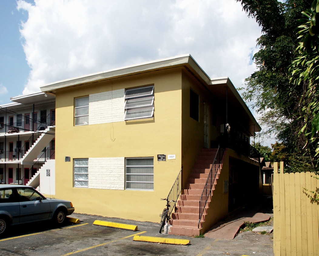 Building Photo - 3661 Thomas Ave