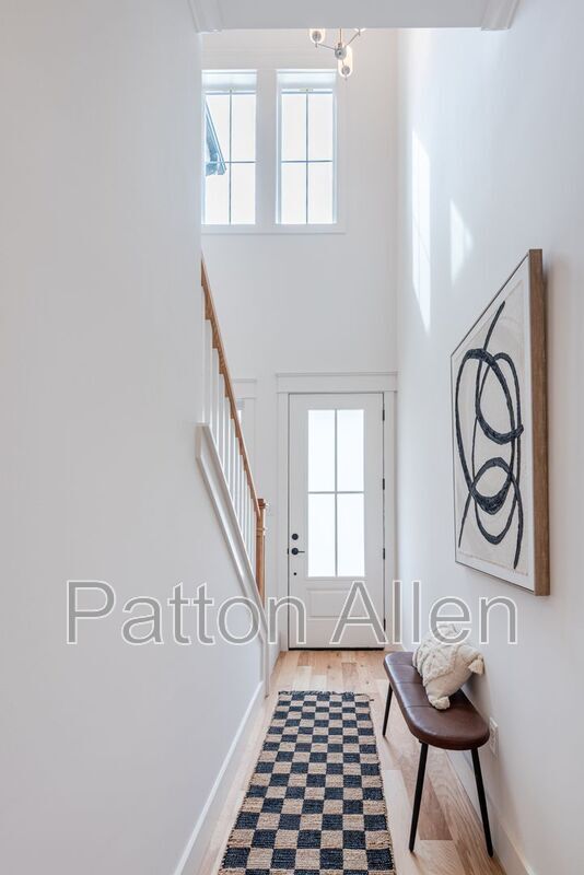 Foto del edificio - 153 Collin Pl