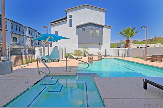 Dolce Villagio Townhomes Apartments Tempe, AZ