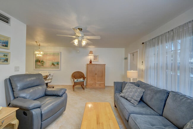 Foto del edificio - 2600 S Kanner Hwy