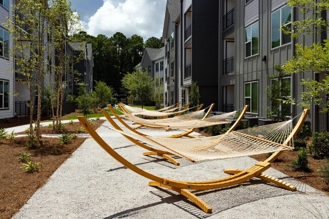 Building Photo - 2403 Mall Dr