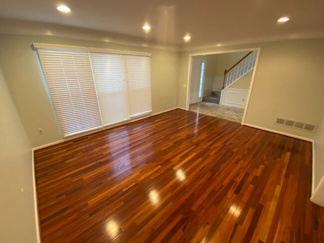 Building Photo - 3260 High Ridge Ct