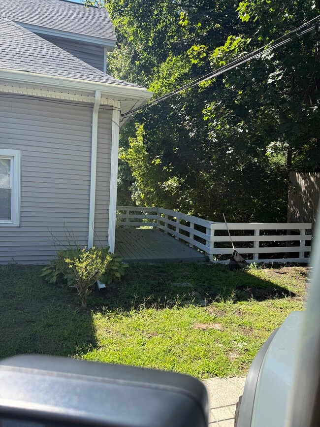 SIDE PATIO - 190 Institute Rd