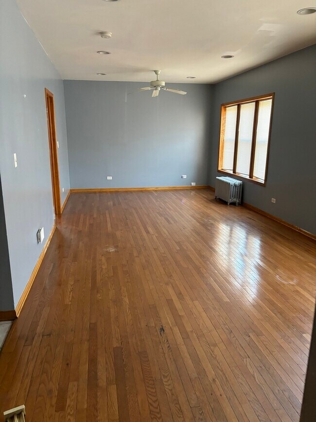 Building Photo - 6039 W Wabansia Ave